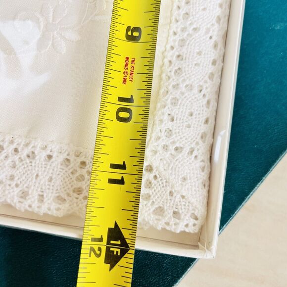 Vintage PURE IRISH LINEN Place Mat Set 4 Place Mats 4 Napkins by BROWNLOW White - Picture 9 of 11